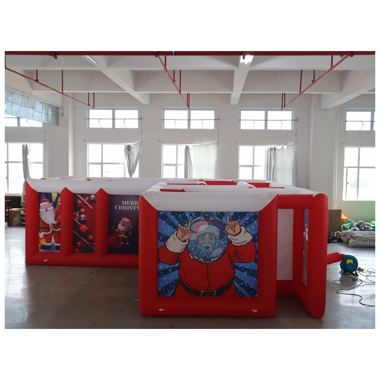 Large Red White Flat Roof Infl - Kids Outdoor Games recension och pris